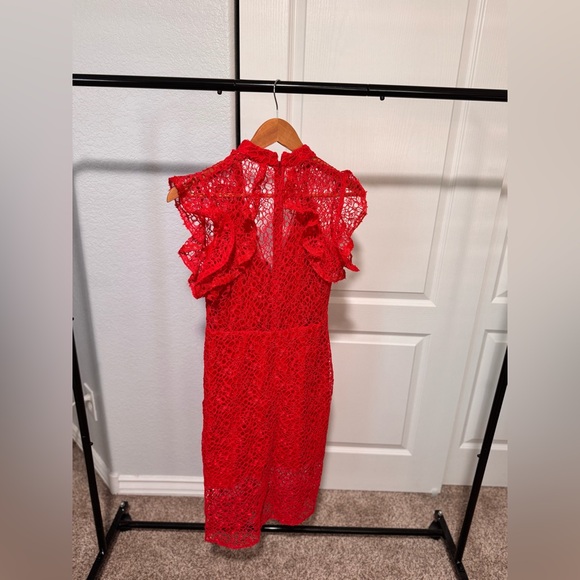 BNWT ALEXIS RED LACE DRESS size S - Picture 8 of 10